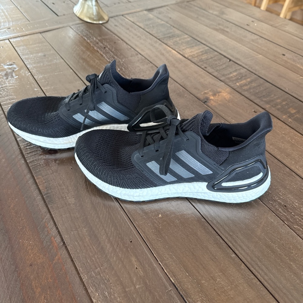 BLACK WOMENS 9.5 ULTRABOOST - Picture 3 of 4